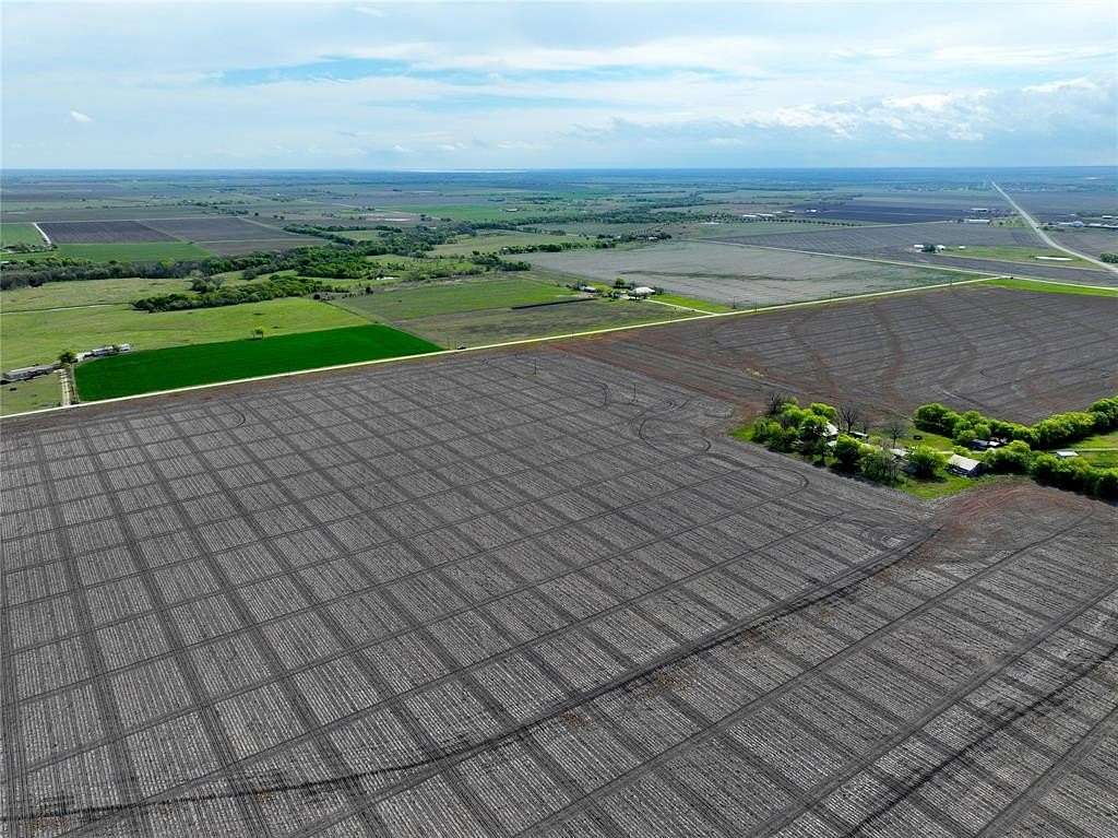 10 Acres of Land for Sale in Malone, Texas