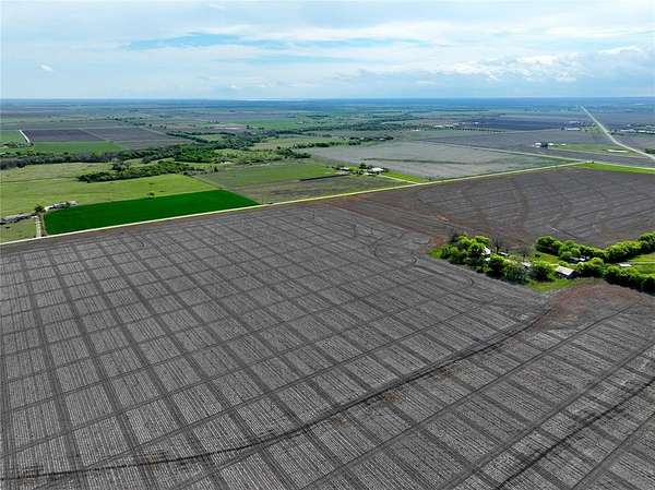 10 Acres of Land for Sale in Malone, Texas