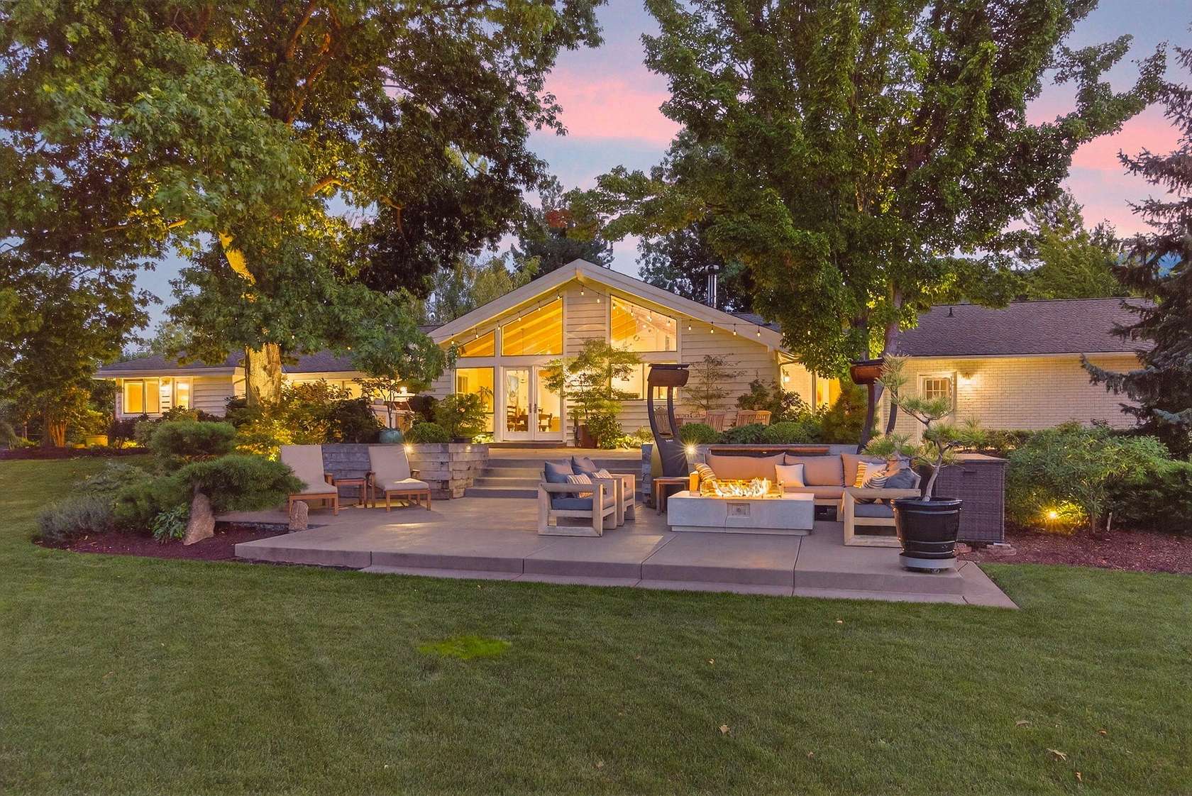 7 Acres of Residential Land with Home for Sale in Ashland, Oregon