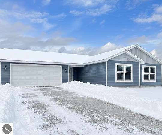 2.5 Acres of Residential Land with Home for Sale in Kingsley, Michigan