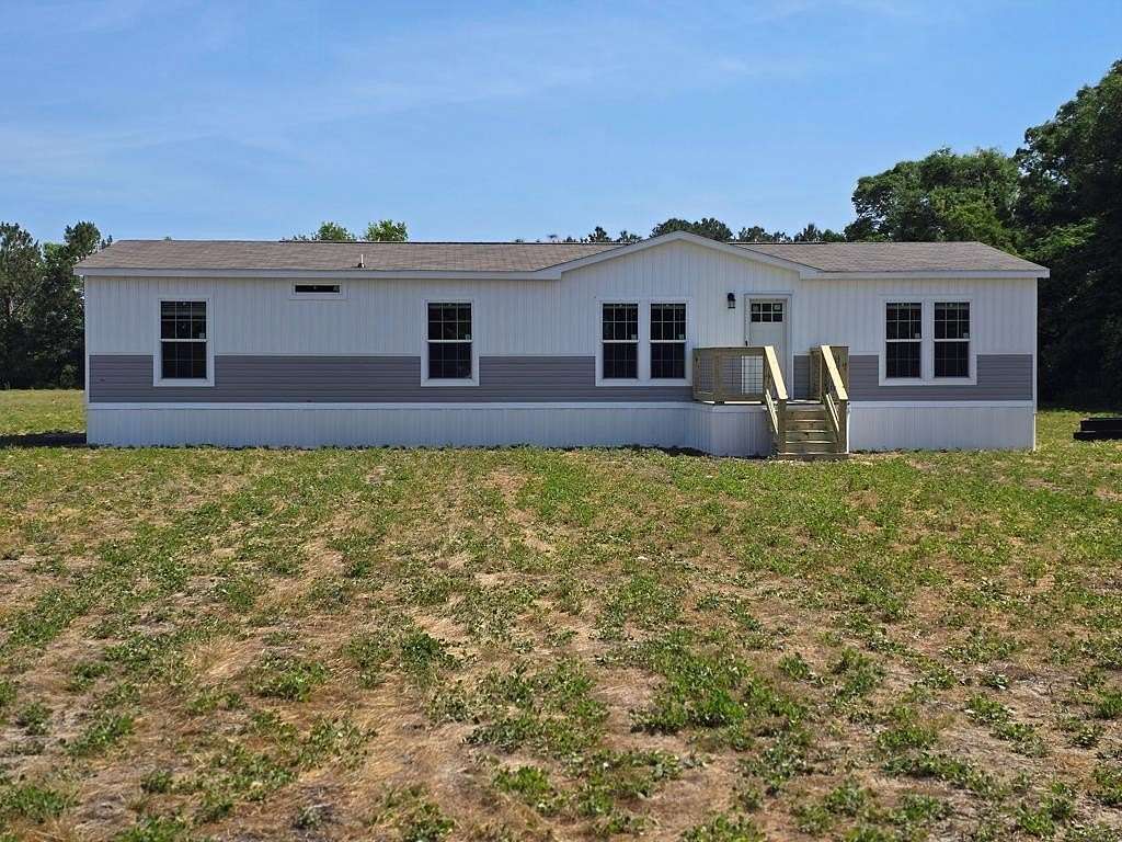 2.32 Acres of Residential Land with Home for Sale in Nashville, Georgia