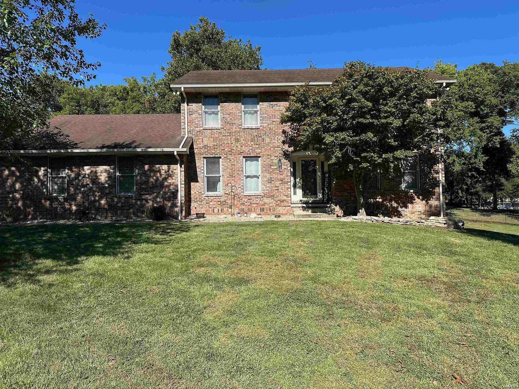 1.58 Acres of Residential Land with Home for Sale in Vincennes, Indiana