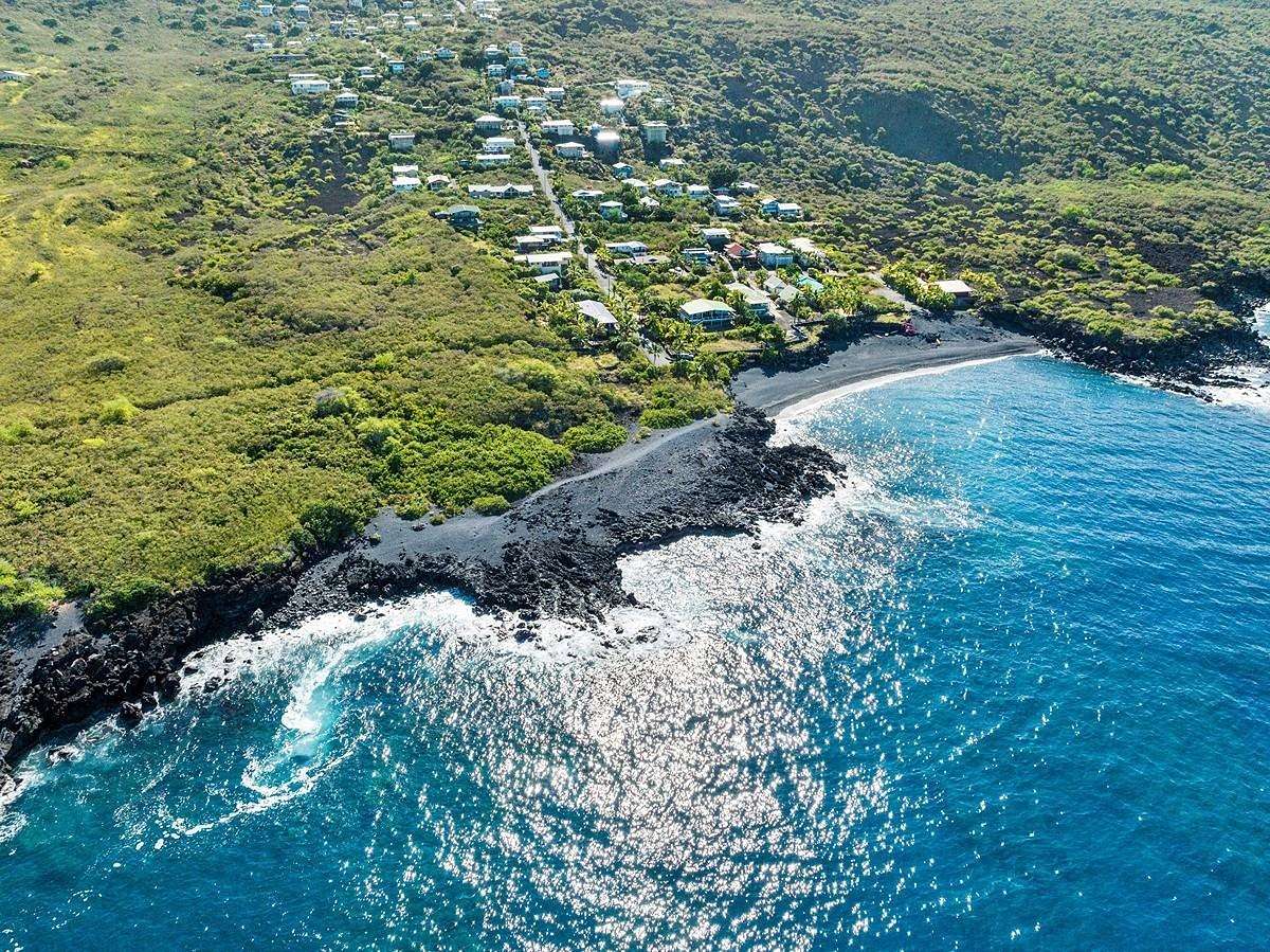 72 Acres of Land for Sale in Captain Cook, Hawaii