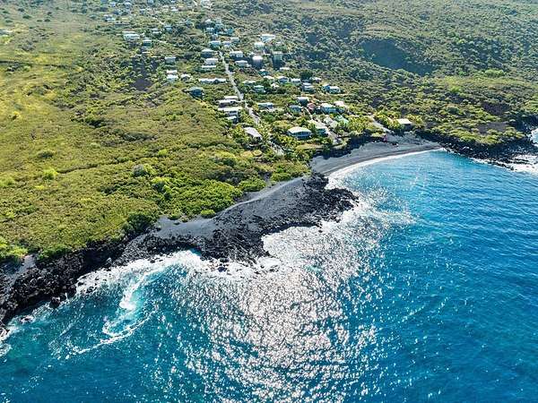 72 Acres of Land for Sale in Captain Cook, Hawaii