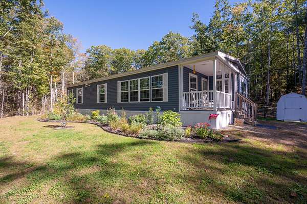 1.58 Acres of Residential Land with Home for Sale in Nobleboro, Maine