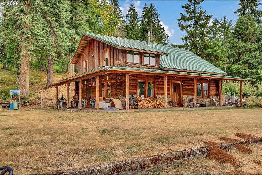 25 Acres of Recreational Land with Home for Sale in Scotts Mills, Oregon
