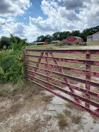 1 Acre of Land for Sale in Red Oak, Texas
