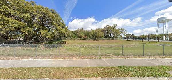 1 Acre of Residential Land for Sale in Leesburg, Florida