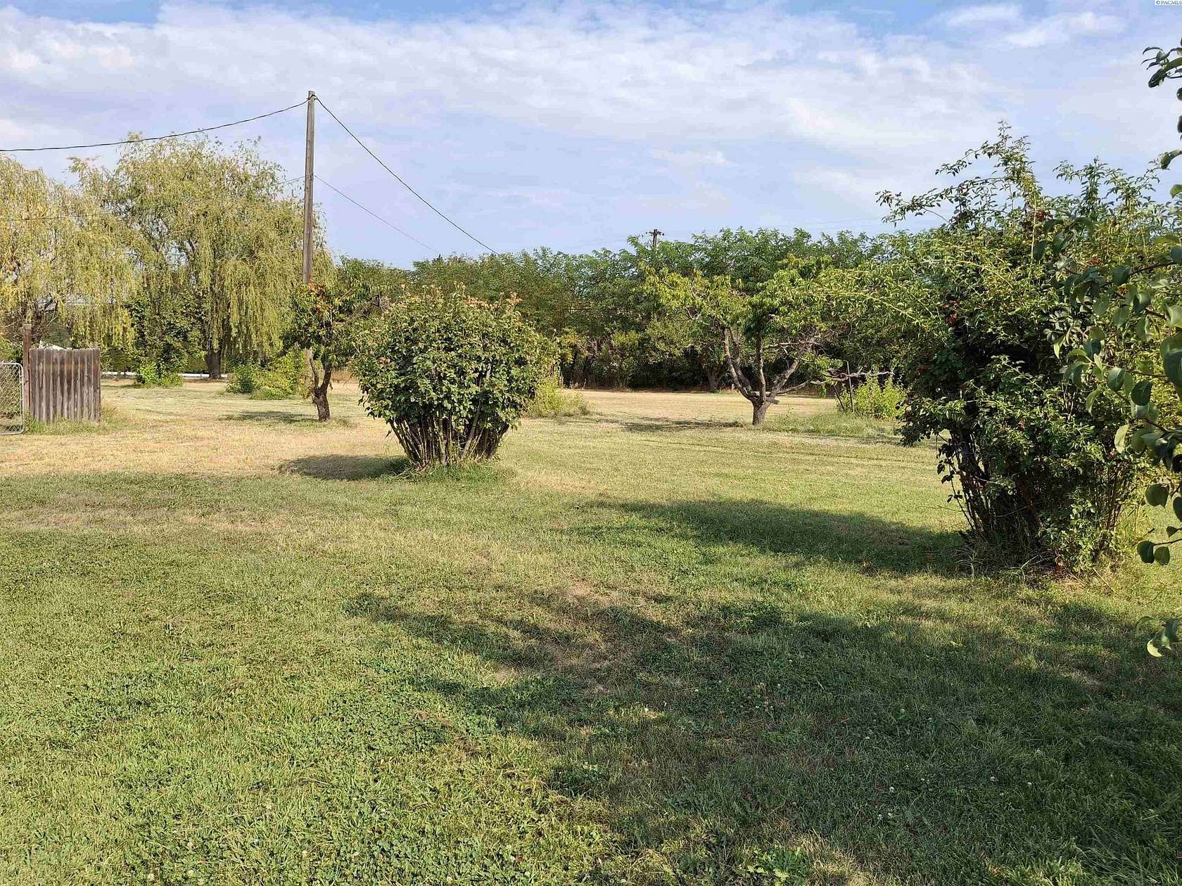 2.8 Acres of Land with Home for Sale in Granger, Washington