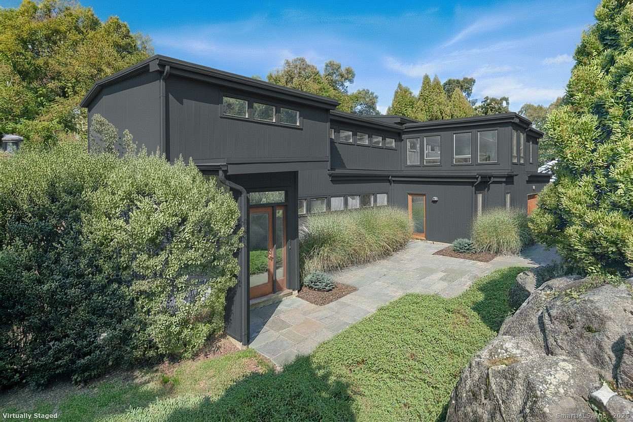 1.83 Acres of Residential Land with Home for Sale in Darien, Connecticut