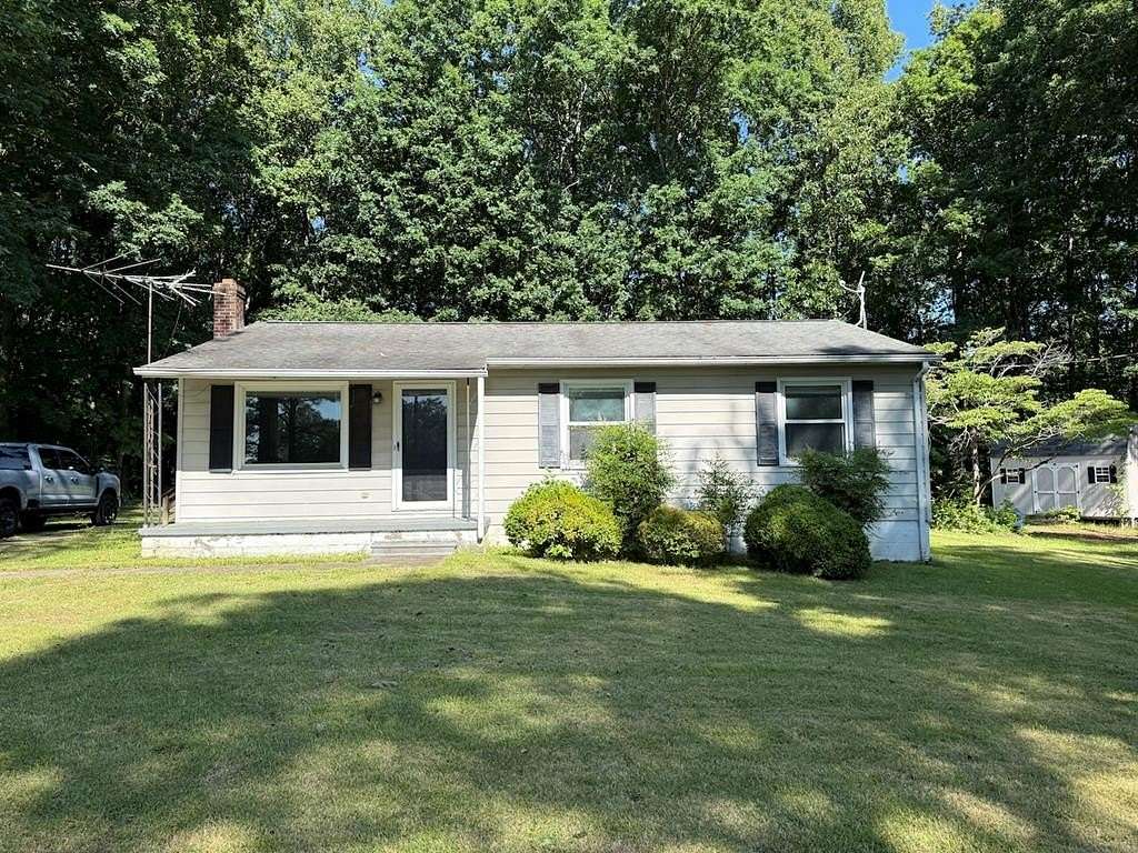 3 Acres of Residential Land with Home for Lease in Blackstone, Virginia