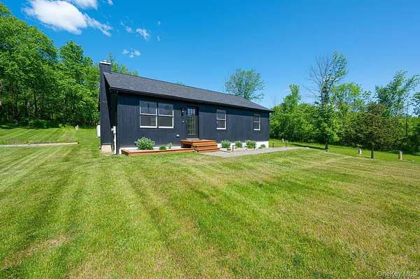 2 Acres of Residential Land with Home for Lease in Gardiner, New York