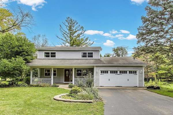 2.1 Acres of Residential Land with Home for Sale in Long Grove, Illinois