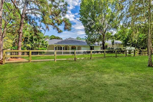 5.3 Acres of Land with Home for Sale in Palm Beach Gardens, Florida