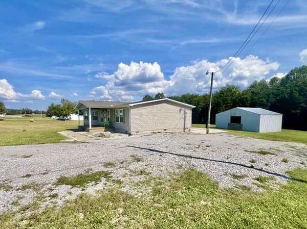 1.67 Acres of Residential Land with Home for Sale in Albany, Kentucky