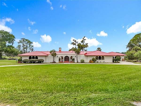 7.5 Acres of Land with Home for Sale in Umatilla, Florida