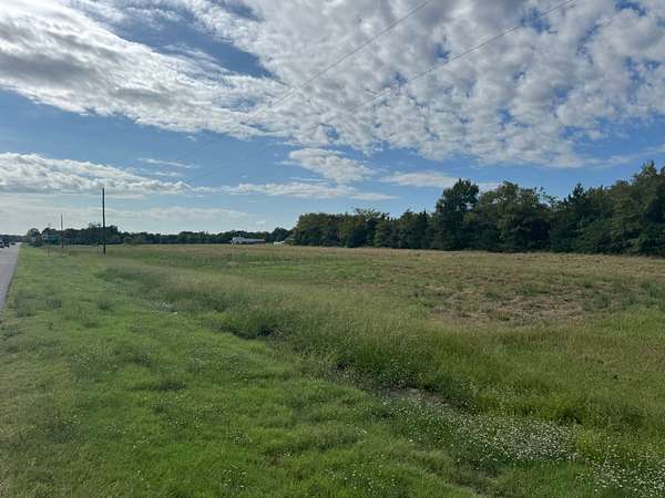 7 Acres of Land for Sale in Blossom, Texas
