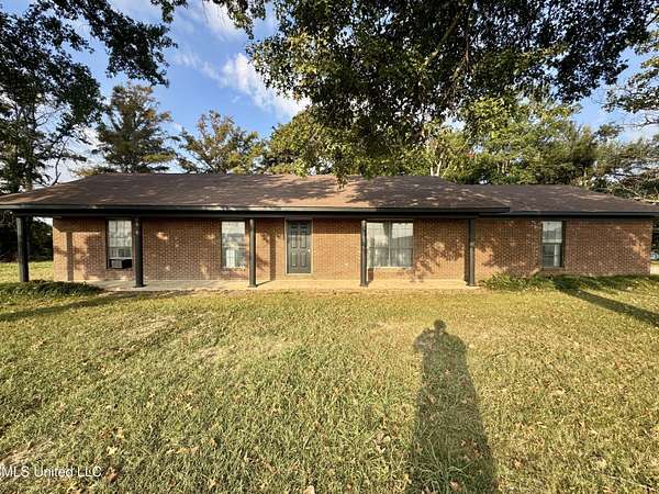 9.32 Acres of Residential Land with Home for Sale in Drew, Mississippi