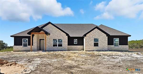 2.82 Acres of Residential Land with Home for Sale in Gatesville, Texas