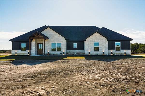 2.82 Acres of Residential Land with Home for Sale in Gatesville, Texas