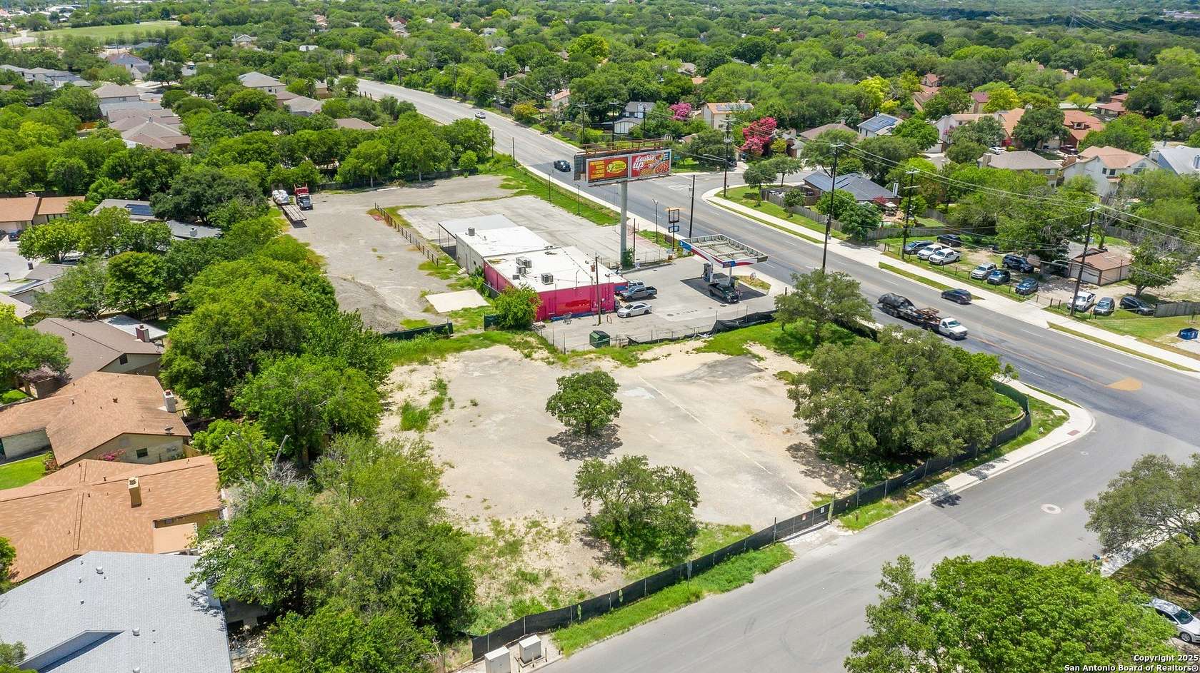 1.65 Acres of Improved Commercial Land for Sale in San Antonio, Texas