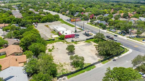 1.65 Acres of Improved Commercial Land for Sale in San Antonio, Texas