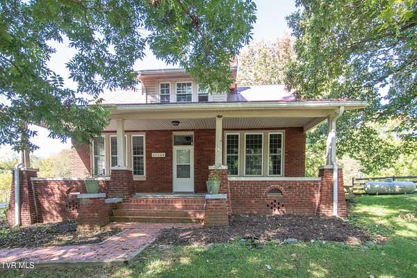 1 Acre of Residential Land with Home for Sale in Damascus, Virginia