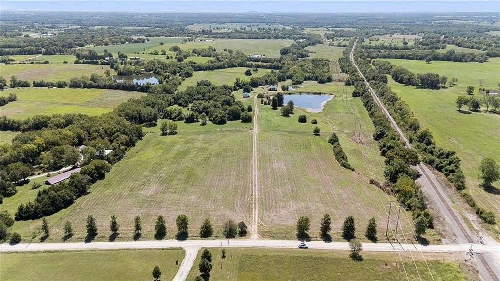 42.4 Acres of Land with Home for Sale in Osawatomie, Kansas