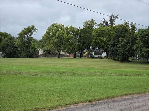 1.17 Acres of Residential Land for Sale in Independence, Kansas