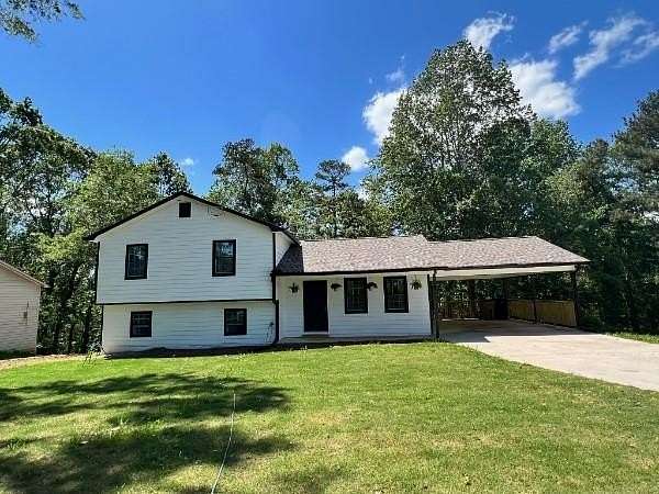 1.7 Acres of Residential Land with Home for Lease in Buford, Georgia