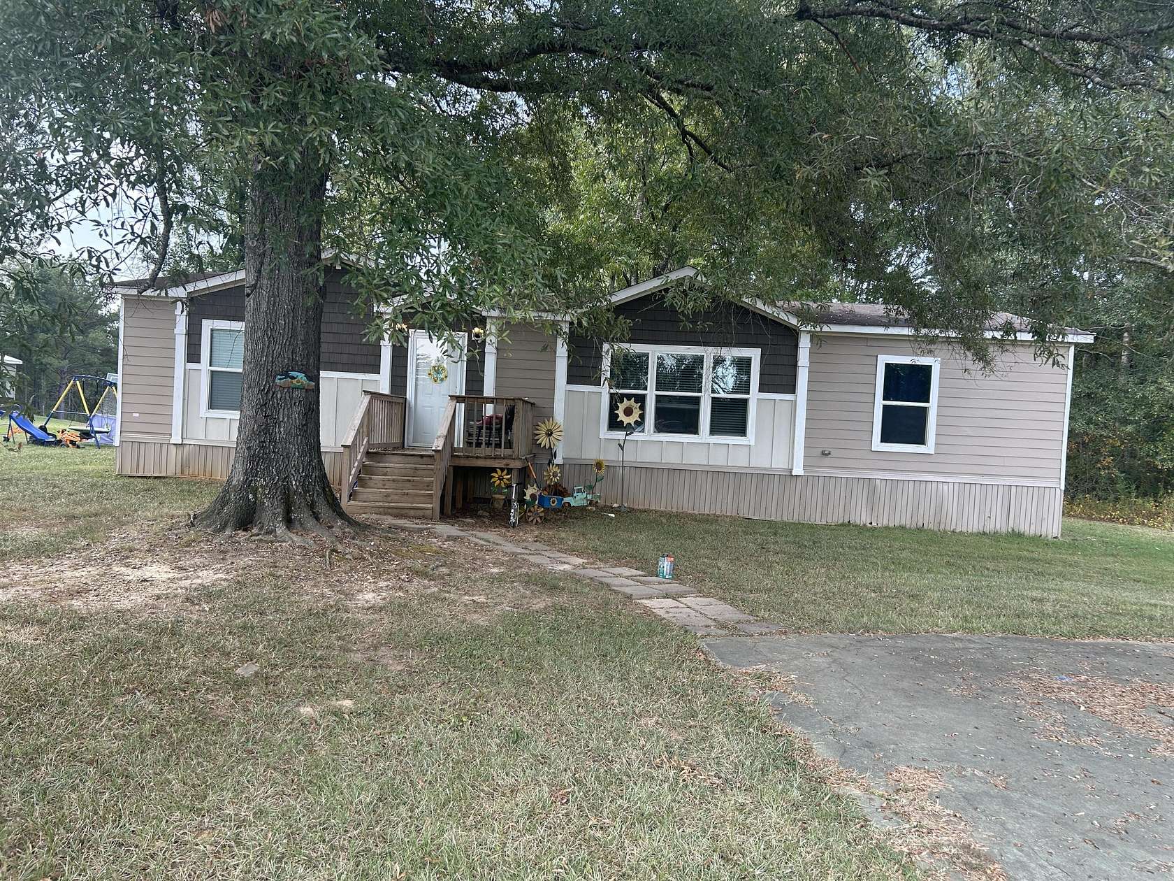 6 Acres of Residential Land with Home for Sale in Randolph, Mississippi