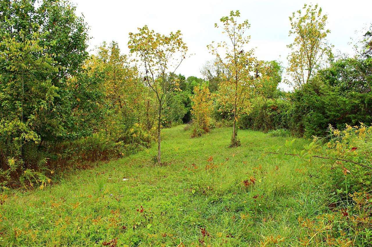 11 Acres of Recreational Land for Sale in Bowling Green, Kentucky