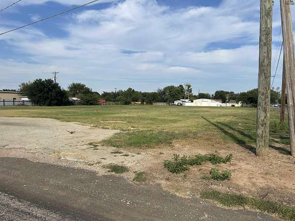1.47 Acres of Residential Land for Sale in Iowa Park, Texas