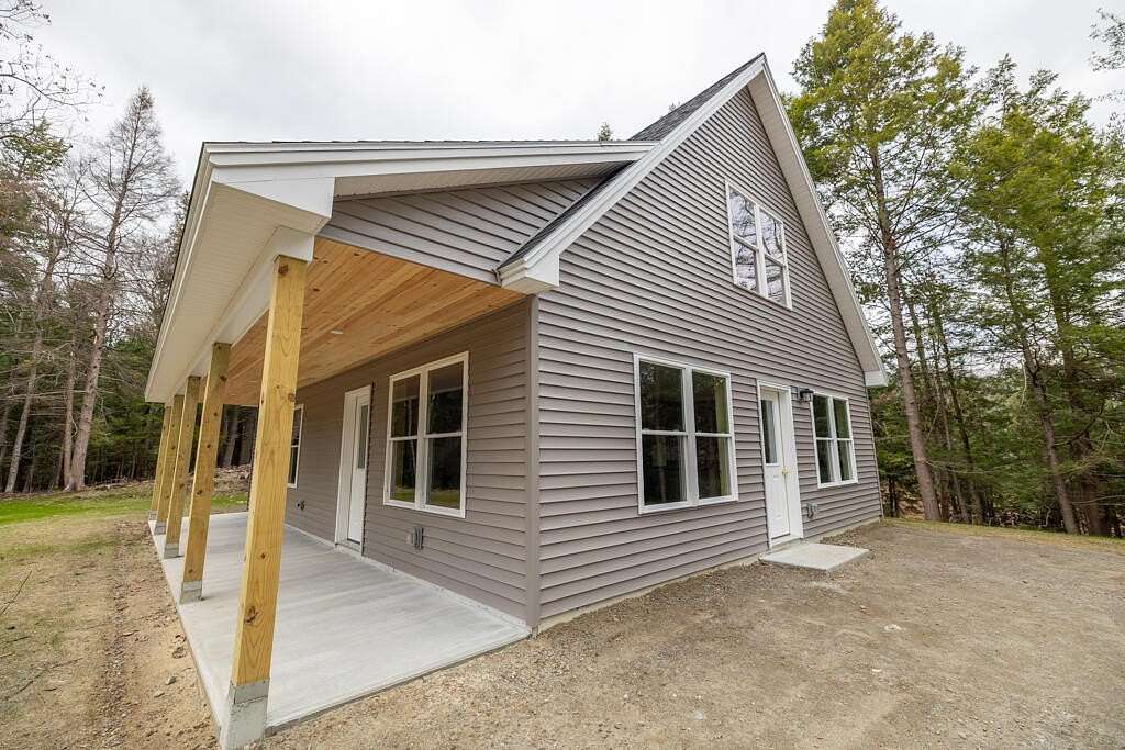 2 Acres of Residential Land with Home for Sale in Pittston, Maine