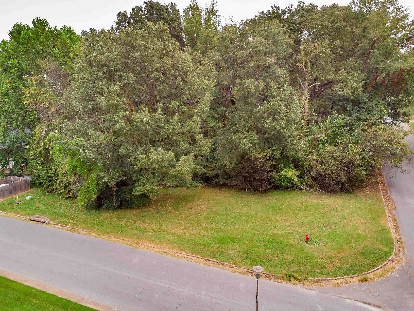 0.76 Acres of Residential Land for Sale in Tuscumbia, Alabama