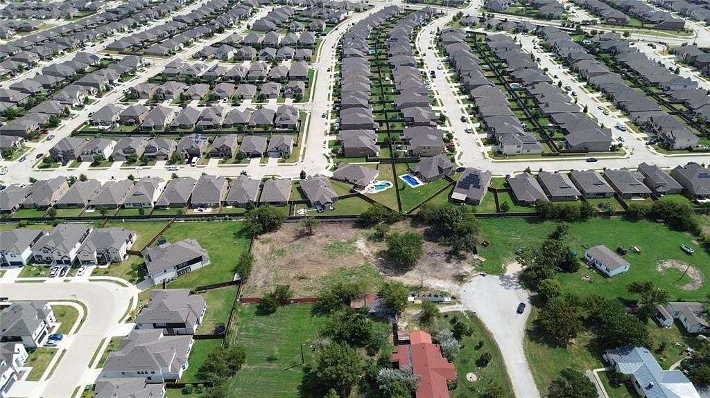 1 Acre of Residential Land for Sale in Aubrey, Texas