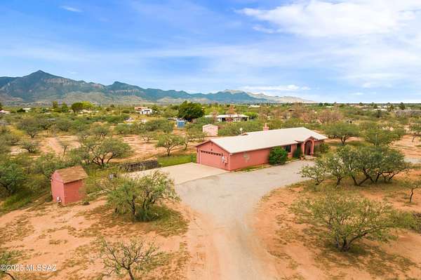 4 Acres of Residential Land with Home for Sale in Hereford, Arizona