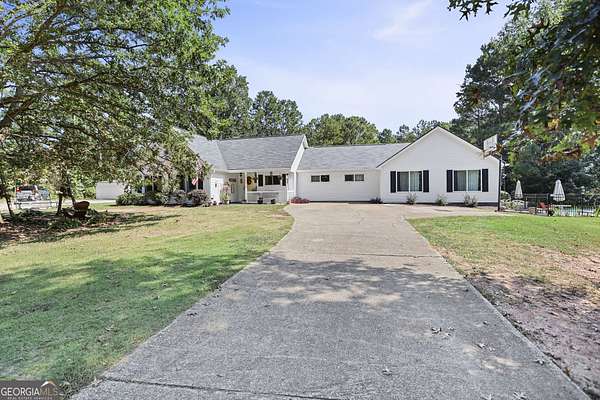 5 Acres of Residential Land with Home for Sale in Newnan, Georgia