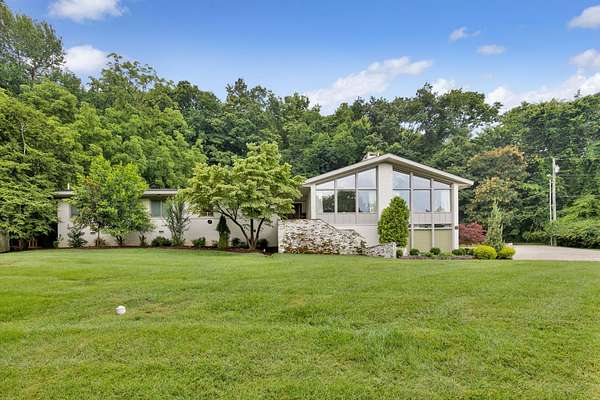 2 Acres of Residential Land with Home for Sale in Nashville, Tennessee