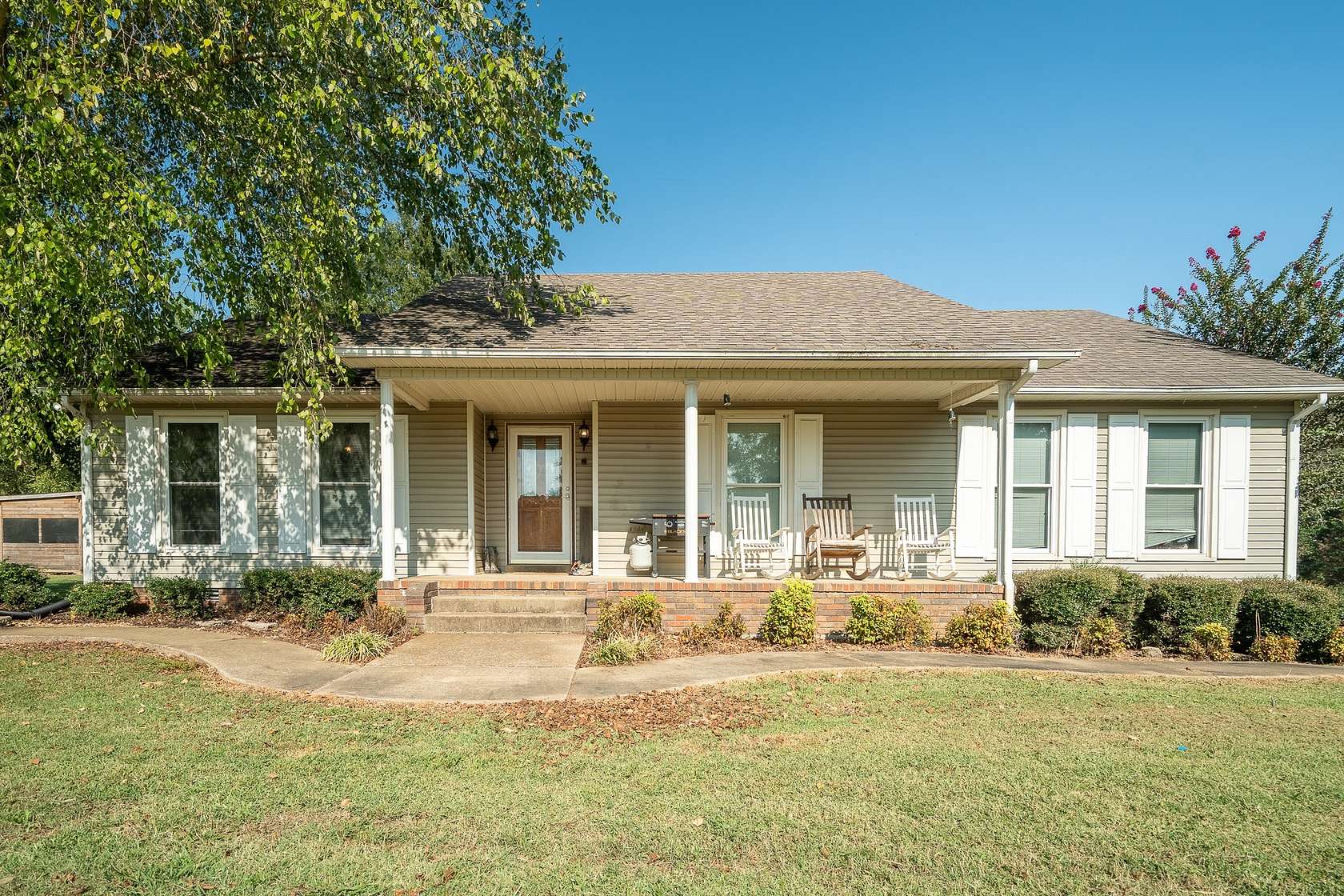 10.2 Acres of Land with Home for Sale in Leoma, Tennessee