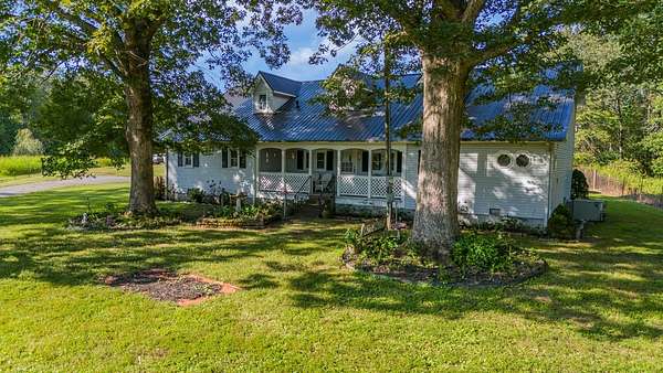 15 Acres of Land with Home for Auction in Tullahoma, Tennessee