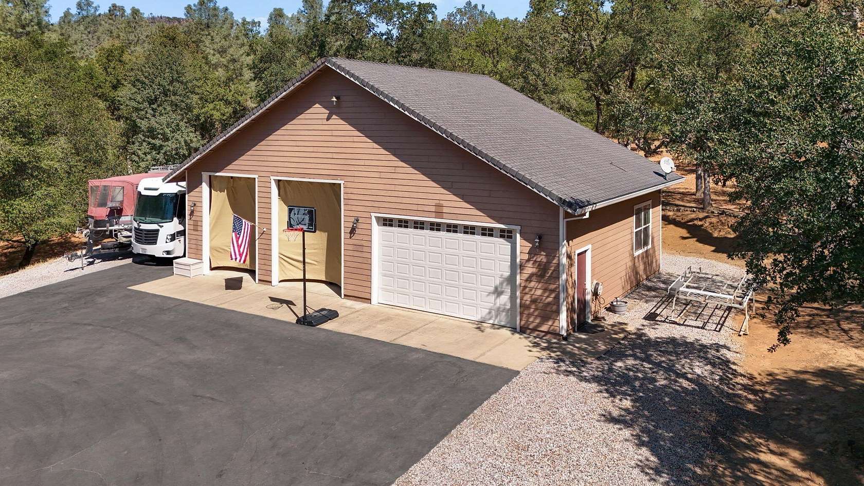 9 Acres of Residential Land with Home for Sale in Redding, California