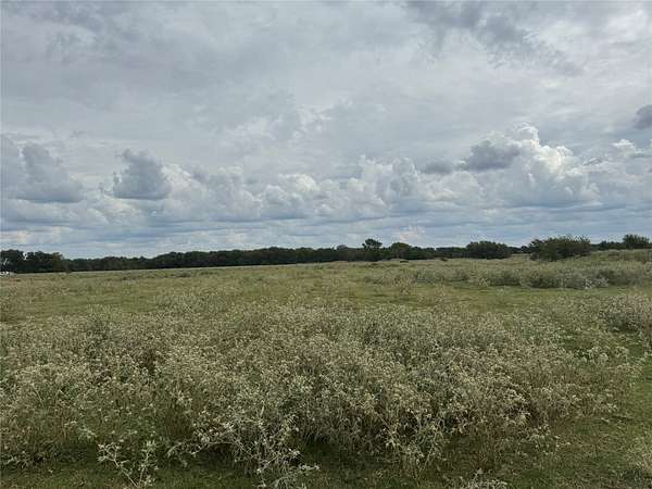 11 Acres of Land for Sale in Honey Grove, Texas