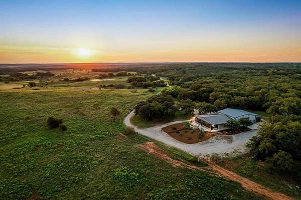 138 Acres of Land with Home for Sale in St. Jo, Texas