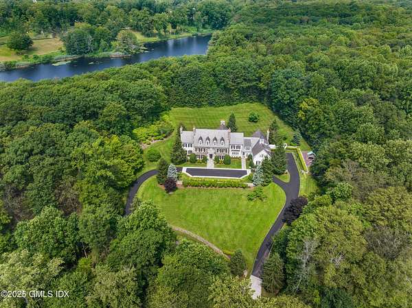 4.77 Acres of Residential Land with Home for Sale in New Canaan, Connecticut