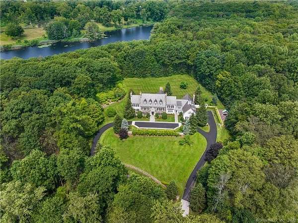 4.77 Acres of Residential Land with Home for Sale in New Canaan, Connecticut