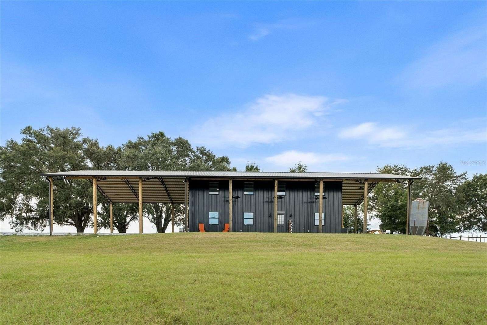 19.3 Acres of Land with Home for Sale in Morriston, Florida