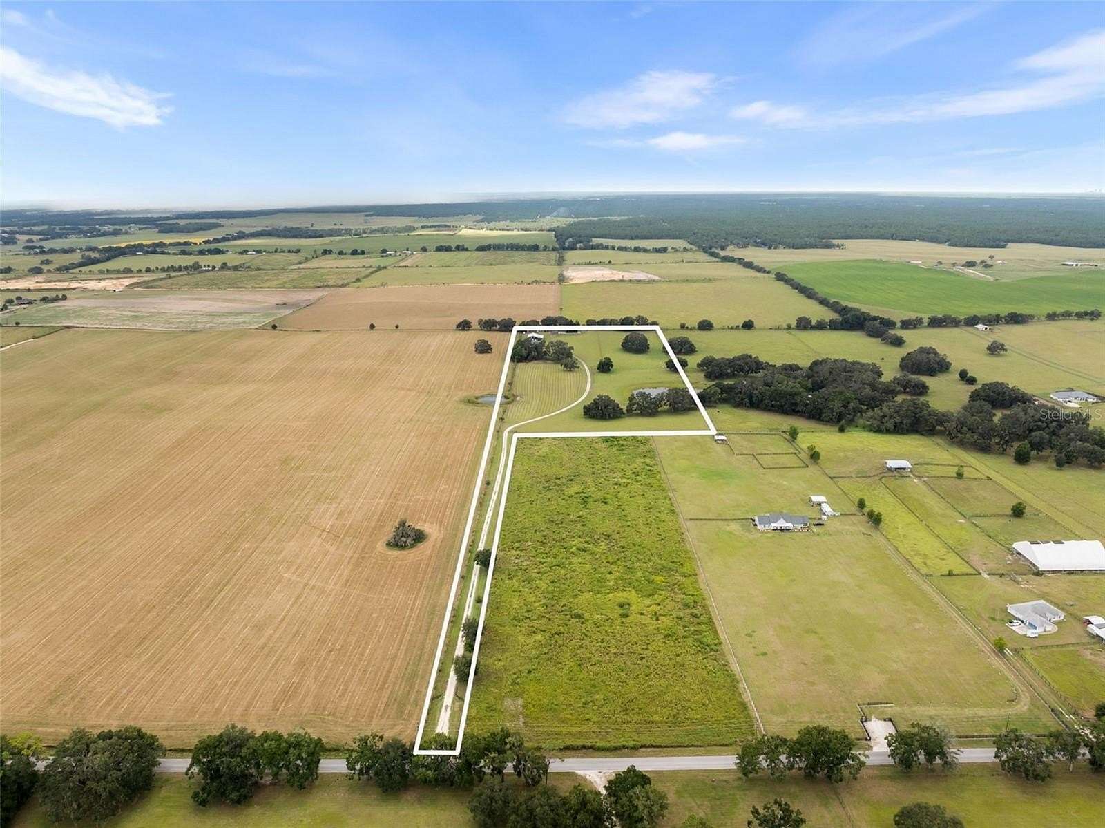 19.3 Acres of Land with Home for Sale in Morriston, Florida