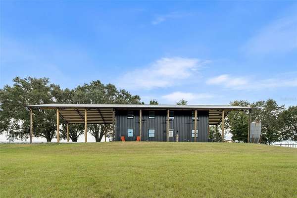 19.3 Acres of Land with Home for Sale in Morriston, Florida