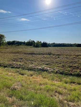 6 Acres of Residential Land for Sale in Greenville, Texas